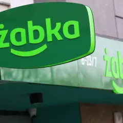 Żabka: Ile zarabia pracownik? Stawki, premie i różnice z ajentem