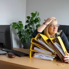 L4 na wypalenie zawodowe: Kto wystawi? Poznaj swoje prawa!