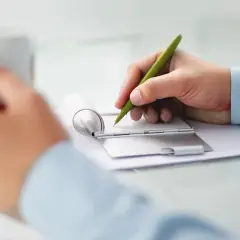 Praca na 2 etaty: Czy jest legalna? ZUS, podatki, L4