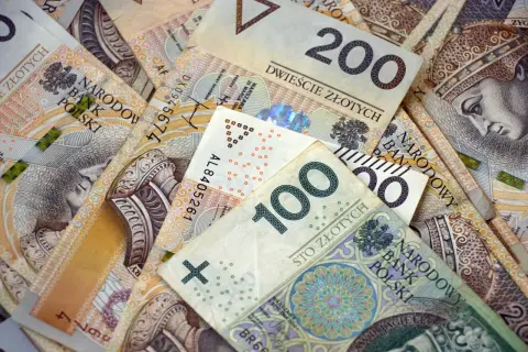 Dodatkowe 1000 zł dla pracowników DPS: Kiedy i na jakich zasadach?
