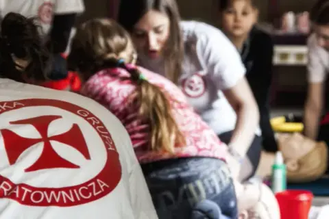 Szkolenie z pierwszej pomocy: co ile lat odnawiać? Prawo i praktyka
