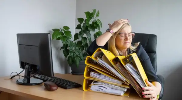 L4 na wypalenie zawodowe: Kto wystawi? Poznaj swoje prawa!