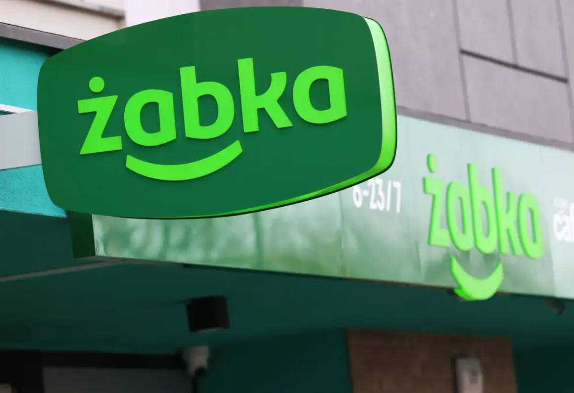 Żabka: Ile zarabia pracownik? Stawki, premie i różnice z ajentem